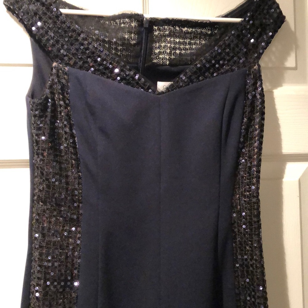 Dress - Picture 3 of 4